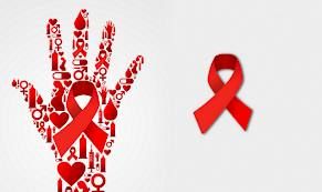 Samba Peuzzi, chanteur populaire et engagé, appelle à mettre fin aux infections à VIH parmi les enfants