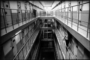 Maison d'arrêt de Nîmes : un détenu saisit la CEDH pour faire reconnaître l'indignité des conditions de détention