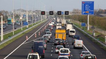 New cars' CO2 emissions well below Europe's 2015 target