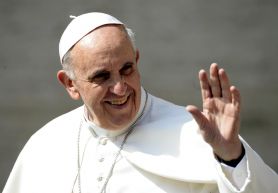 Angélus : le Pape appelle à ne pas éteindre l'espérance dans le coeur des migrants