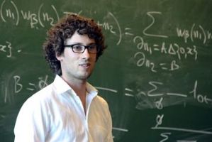 Hugo Duminil-Copin, mathématicien français et professeur permanent à l'IHES, est lauréat de la médaille Fields