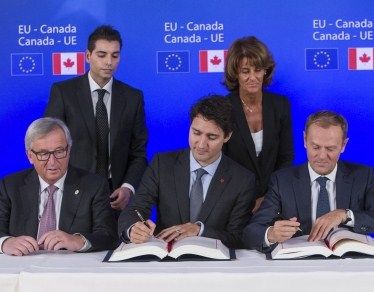 Le Canada et l'Union européenne signent un accord commercial historique dans le cadre du Sommet Union européenne-Canada