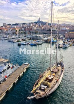 Zoom sur le marégraphe de Marseille; bâtiment historique de la Cité phocéenne qui a pour fonction de mesurer le niveau de la mer.