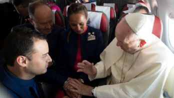 CHILI / VATICAN / le Pape a célébré en plein vol l'union d'une hôtesse et d'un stewart.