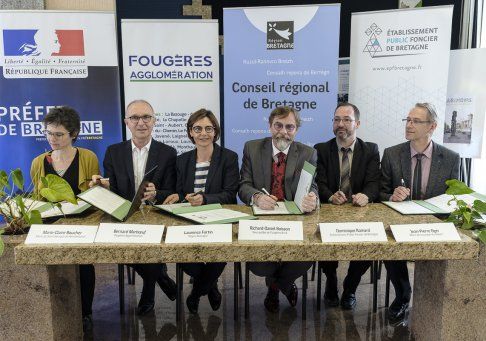 Renforcer les centres-villes et bourgs ruraux. Soutien officialisé aux projets de Louvigné-du-Désert et Saint-Georges-de-Reintembault