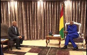 Jean-Claude Kassi Brou échange avec le Président guinéen Alpha Condé à Conakry