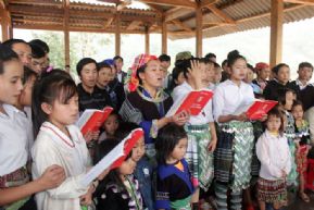 Les Hmongs catholiques gardent la foi malgré les épreuves