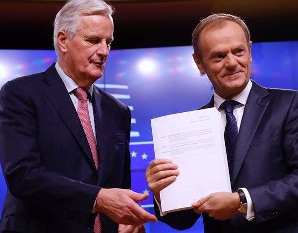 Donald Tusk à l'issue de sa rencontre avec le négociateur en chef du Brexit, Michel Barnier