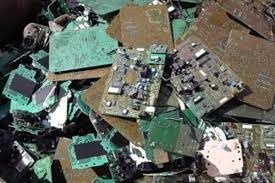 L'OMS lance un cri d'alerte : la forte hausse du volume des déchets électroniques met en danger la santé de millions d'enfants